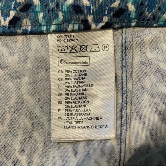 H&M Blue Diamond Geometric Patterned High Rise Shorts 6 - Picture 5 of 9